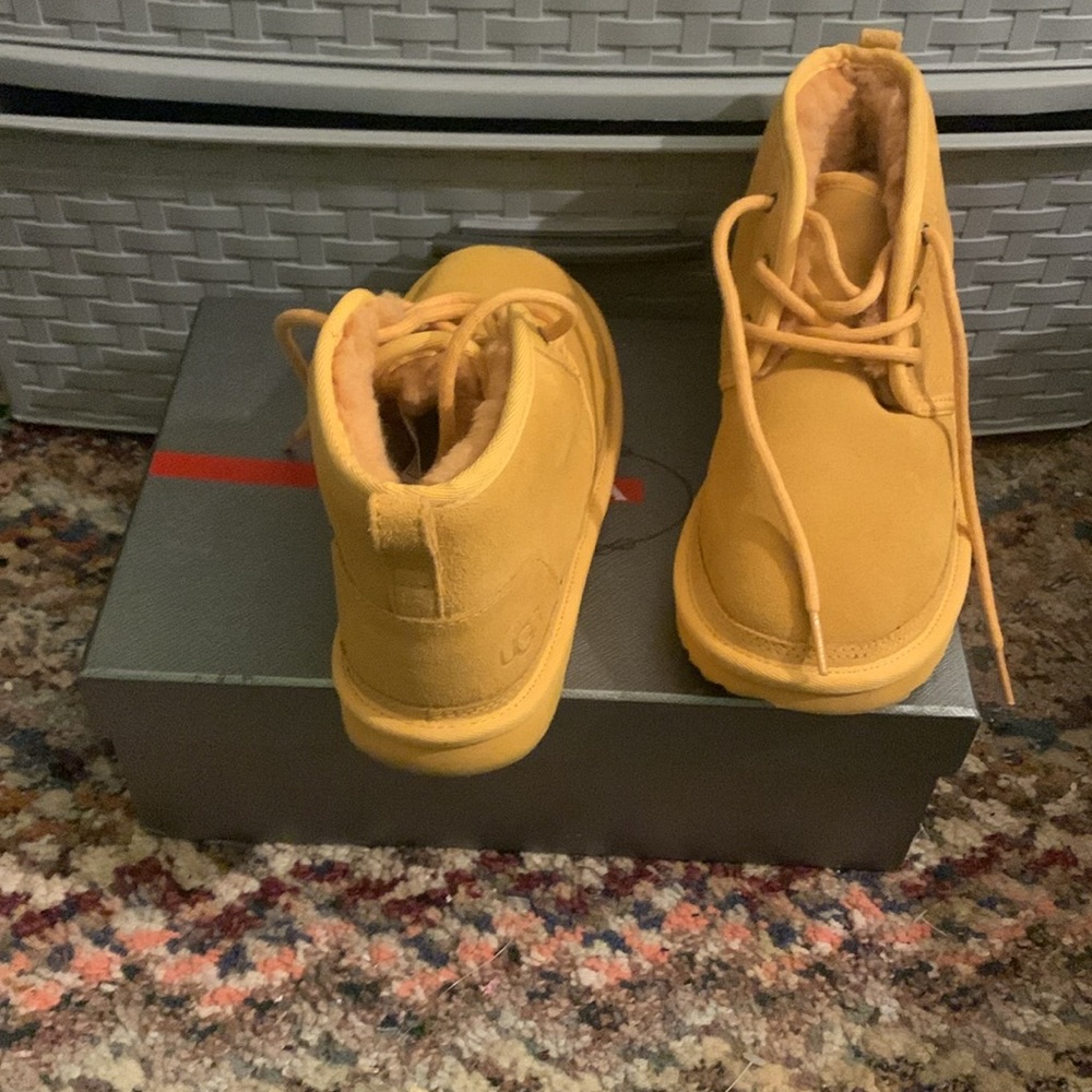 UGG boots - Picture 3 of 4